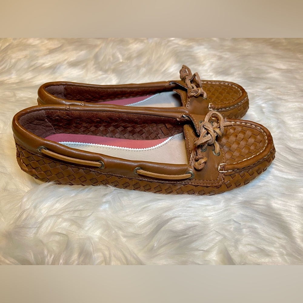 Women’s Sperry Size 7-Woven Leather Loafers